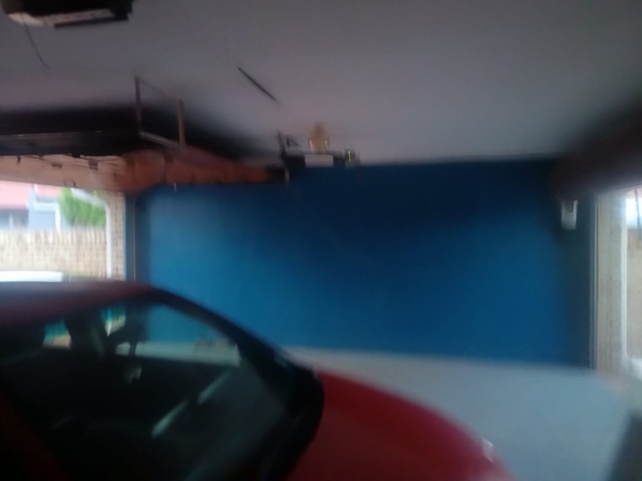 3 Bedroom Property for Sale in Roylglen Gardens Northern Cape